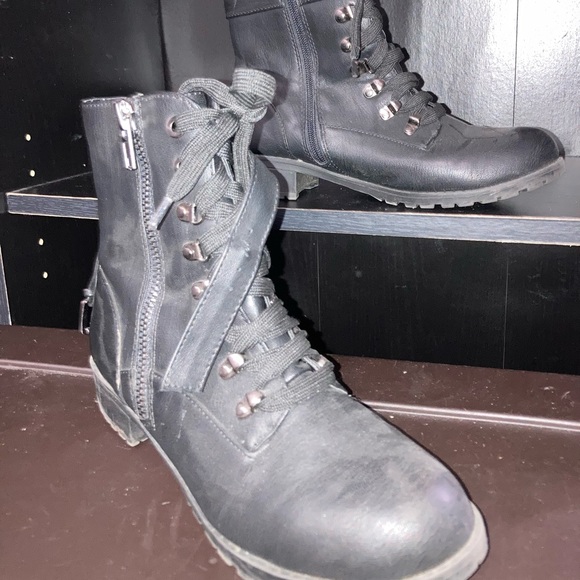 Combat boots - Picture 1 of 2